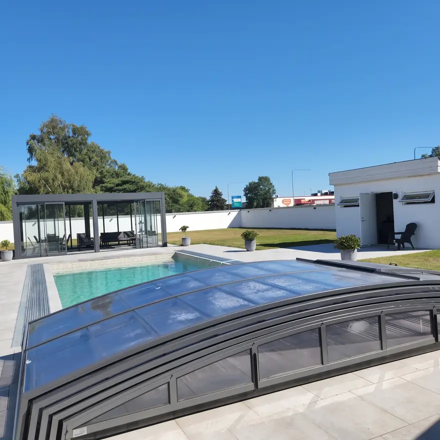 Bioklimatik pergola, zip perde, sürme cam ve havuz kapama uygulaması