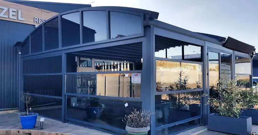 Pergola ve giyotin cam uygulaması