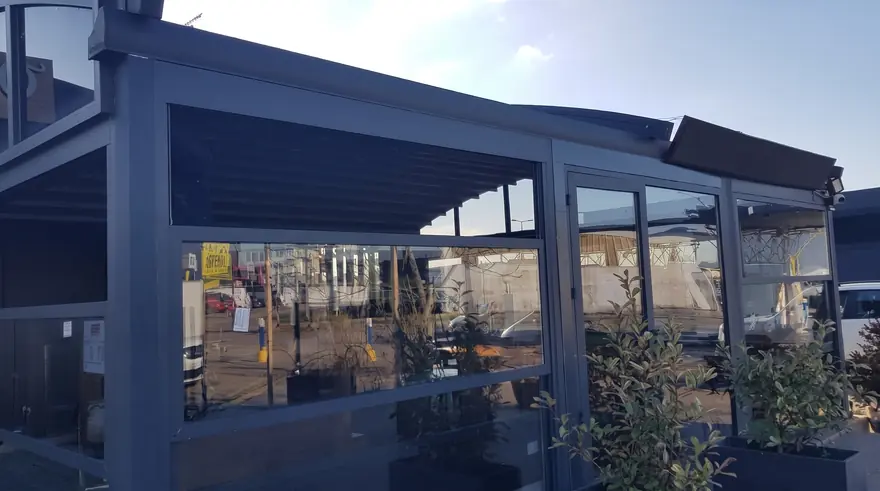 Pergola ve giyotin cam uygulaması