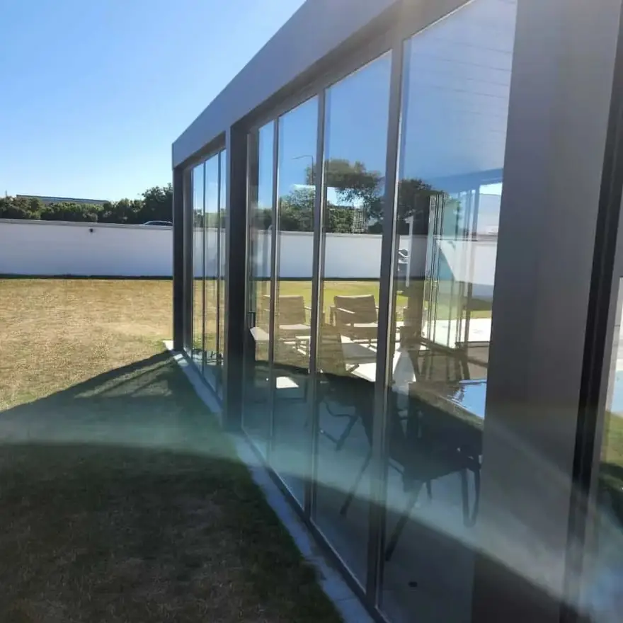 Bioklimatik pergola, zip perde, sürme cam ve havuz kapama uygulaması