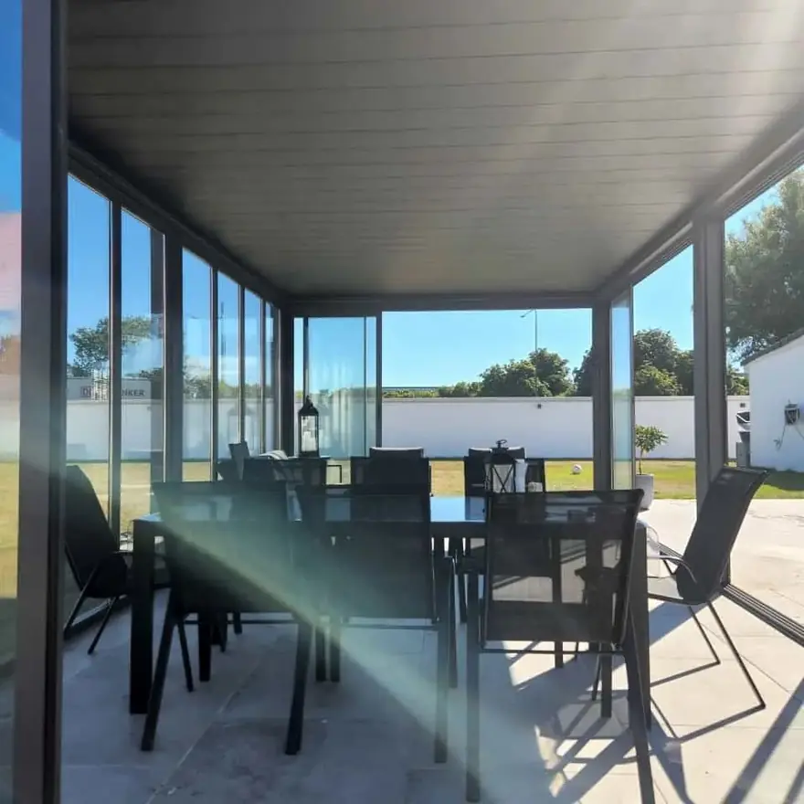 Bioklimatik pergola, zip perde, sürme cam ve havuz kapama uygulaması