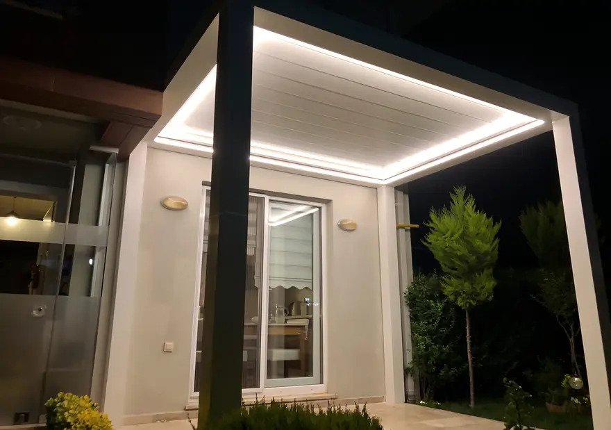 Bioklimatische Pergola + Schiebeverglasung — Çanakkale, Türkei
