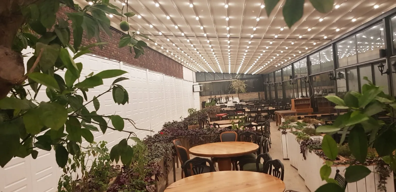 Pergola + Giyotin cam — Milano, İtalya